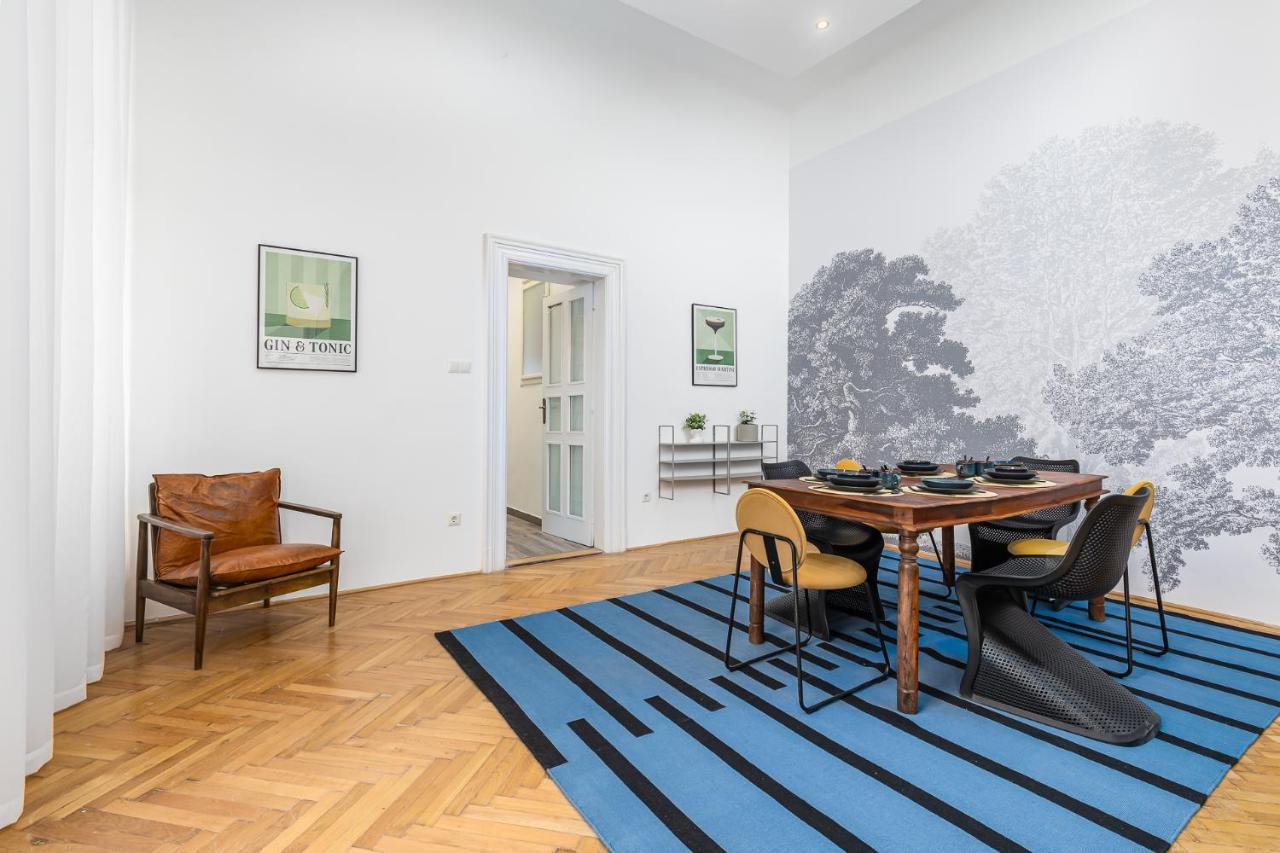 City Center Apartment With Balcony Budapest Luaran gambar